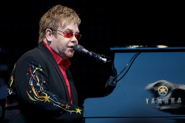 Elton John in Skagerak Arena, Skien, Norway, June 20th 2009 | originally posted to Flickr as Elton John in Norway